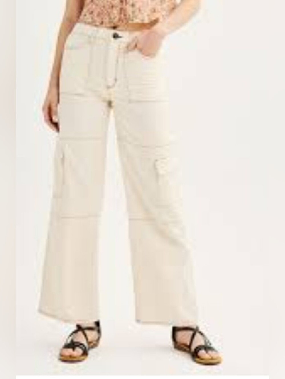 SO High-Rise Cargo Jeans in Cream with Contrast Stitching SIZE M